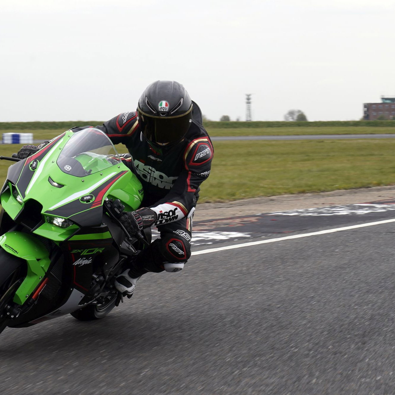 2021 ZX-10R and ZX-10RR review | Visordown